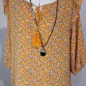 Blouse Medium W5 Ruffled tapered Sleeve Floral Print ruffle shoulder C3047